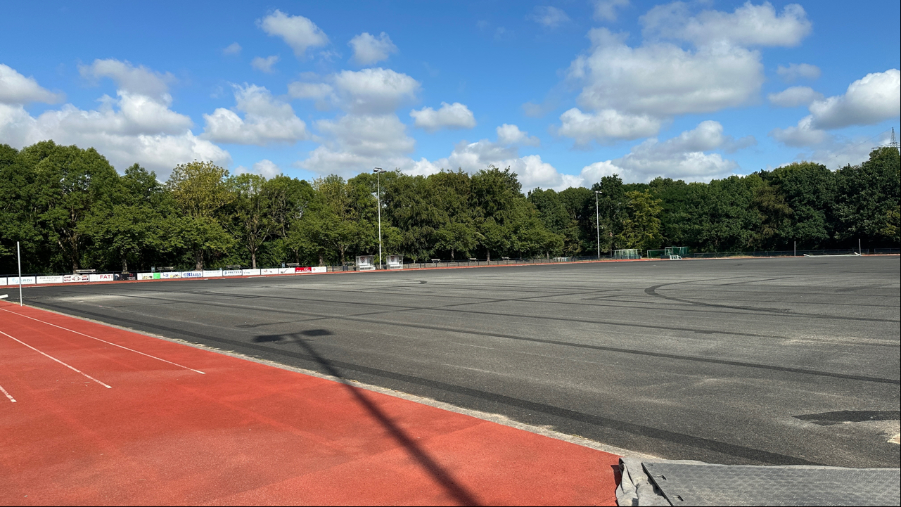 Sanierung Sportanlage Niederpleis 3 fussballplatz niederpleis kunstrasen entfernt